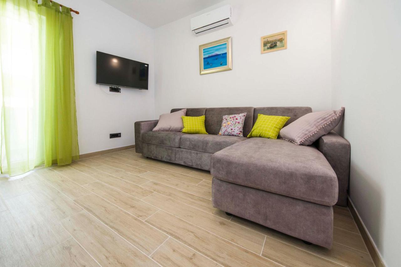 Ve & Ki Apartman Podstrana Kültér fotó