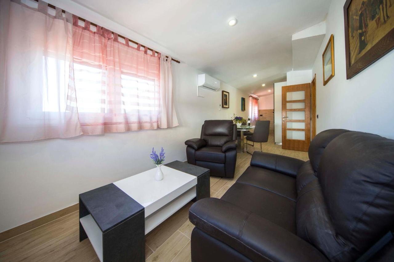 Ve & Ki Apartman Podstrana Kültér fotó
