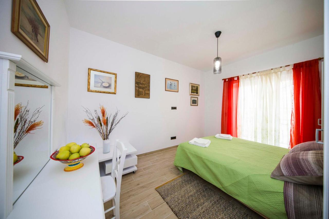 Ve & Ki Apartman Podstrana Kültér fotó